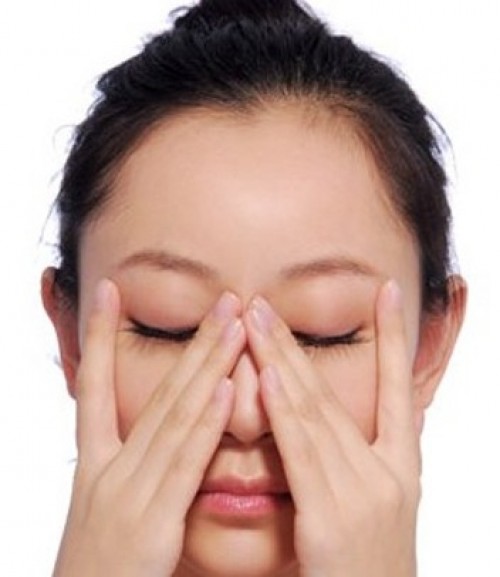 Cách giảm vết thâm quầng mắt hiệu quả.