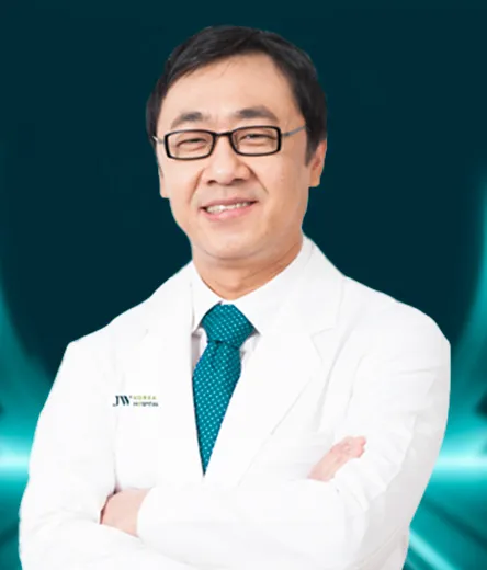 hinh-anh-tien-si-bac-si-chul-hwan-seul