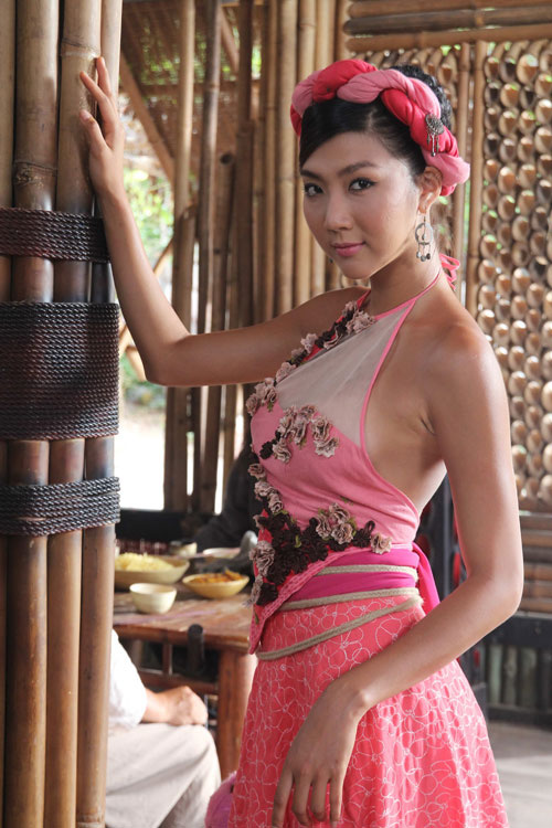 dan-ky-nu-khoe-sac-tren-them-hop-bao-my-nhan-ke-3