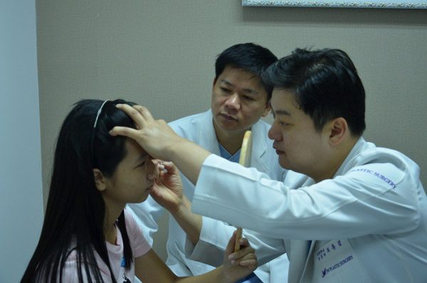 Thẩm mỹ mắt đẹp với chuyên gia tại bệnh viện hàng đầu Việt Nam-4
