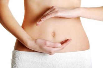 Căng da bụng bằng chỉ có an toàn không?