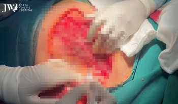 Vị bác sĩ luôn đặt tâm tư để thấu hiểu được cảm xúc của người đang lâm nguy