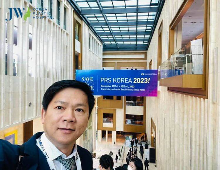 Bác sĩ Tú Dung tại Hội Nghị Tạo Hình Thẩm mỹ PRS Hàn Quốc 2022 2