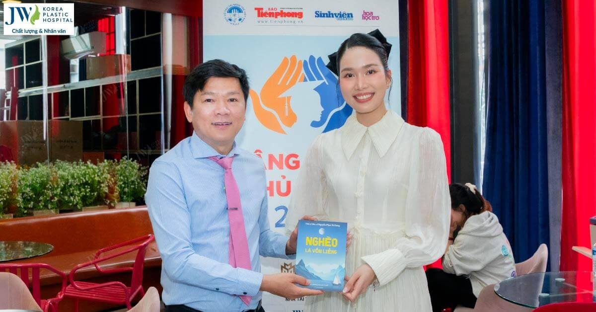 á hậu phương anh