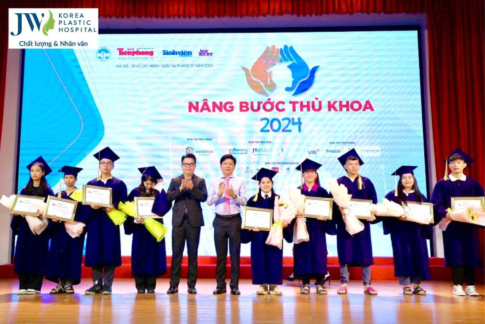 nang buoc thu khoa