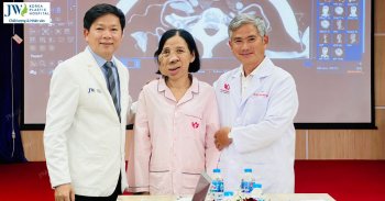 Bác sĩ Tú Dung phối hợp với S.I.S Cần Thơ hội chẩn mổ u dị tật mạch máu hiếm gặp cho cô Màng