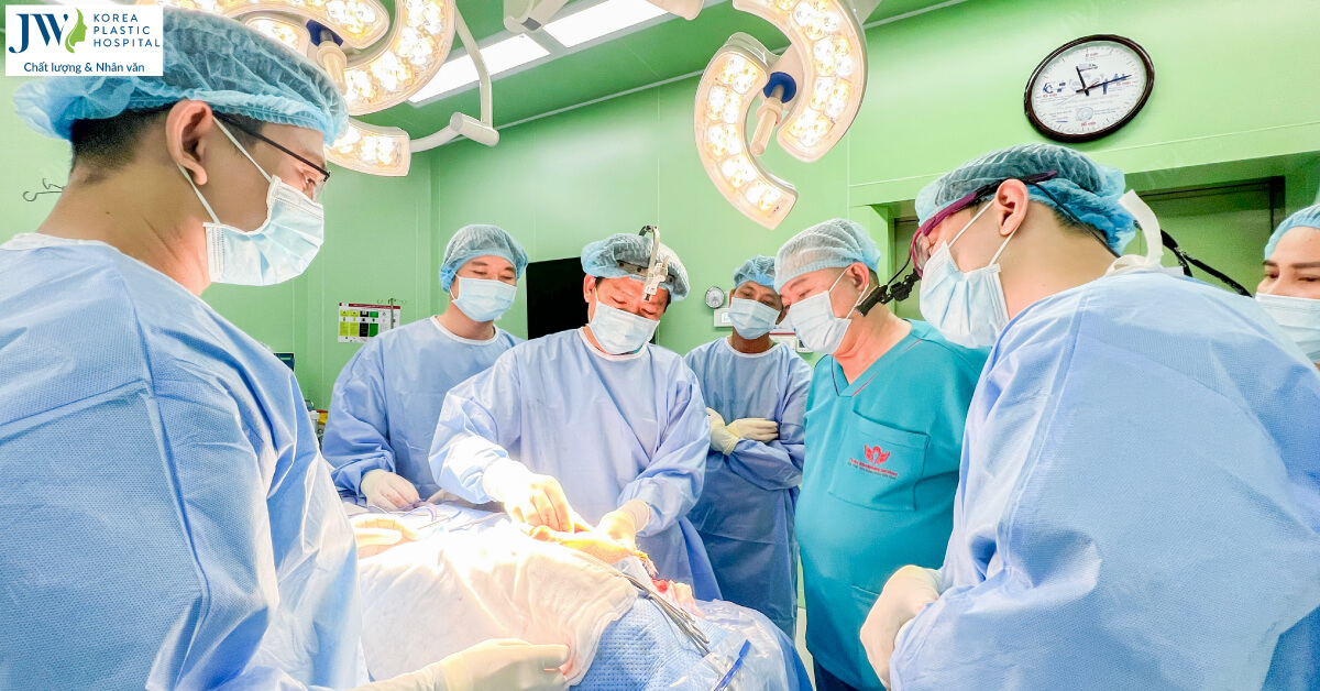 cô Màng miền Tây