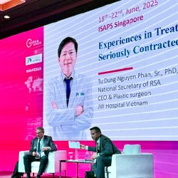 Bác sĩ Tú Dung tạo tiếng vang tại ISAPS 2025 nhờ kỹ thuật điều trị mũi co rút