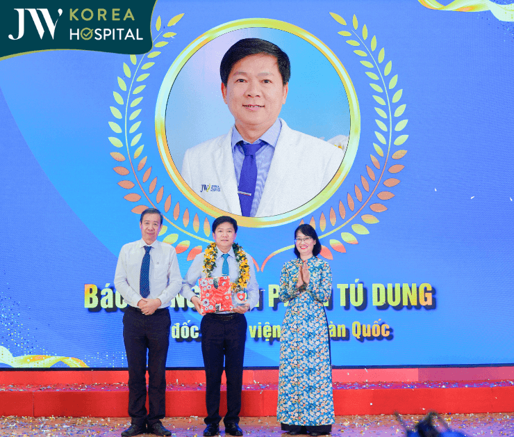 bác sĩ tú dung trao tặng người thầy thuốc trong tôi