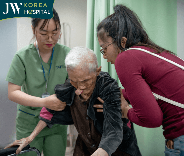 cụ bà tịnh trạng sức khỏe yếu chỉ nặng 27kg