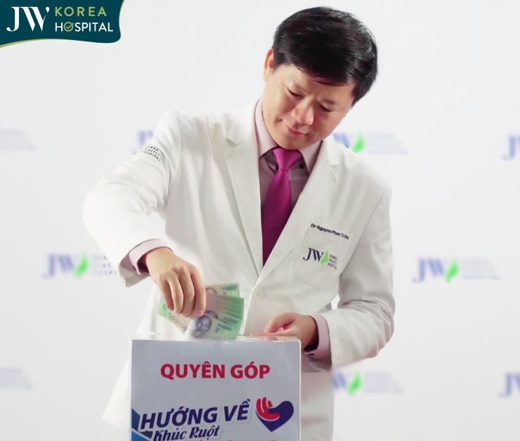 Bác sĩ Tú Dung phát động hoạt động quyên góp cho người dân miền Trung