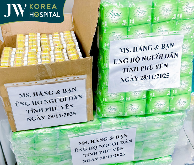 Bệnh viện JW liên tục tiếp nhận những phần quà hỗ trợ từ các mạnh thường quân cho bà con Phú Yên