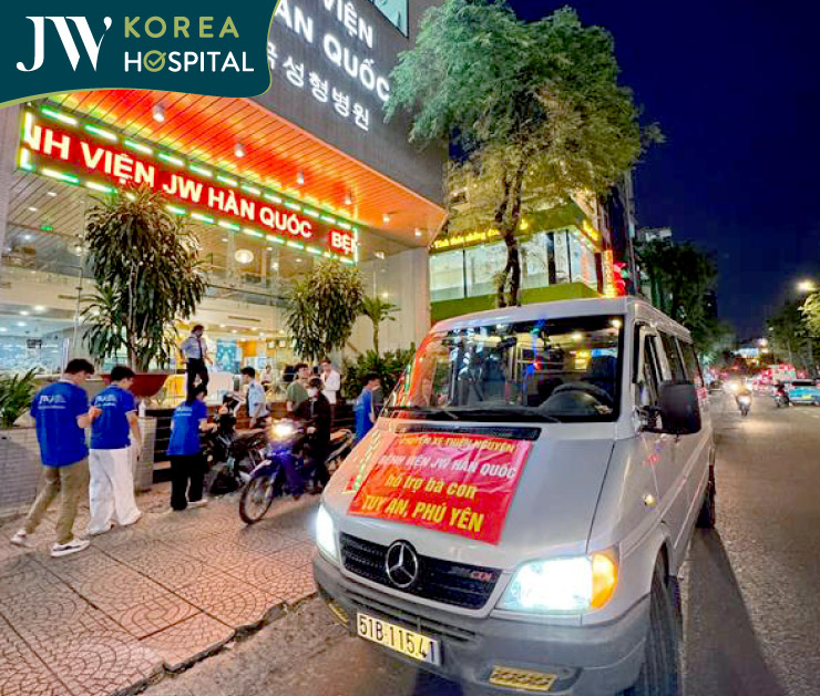 Chuyến xe thiện nguyện của bệnh viện JW đã lăn bánh trong đêm đến Phú Yên