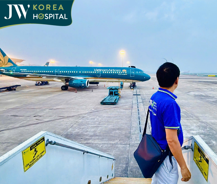 Bác sĩ Tú Dung đích thân ra miền Trung cứu trợ bà con vùng lũ