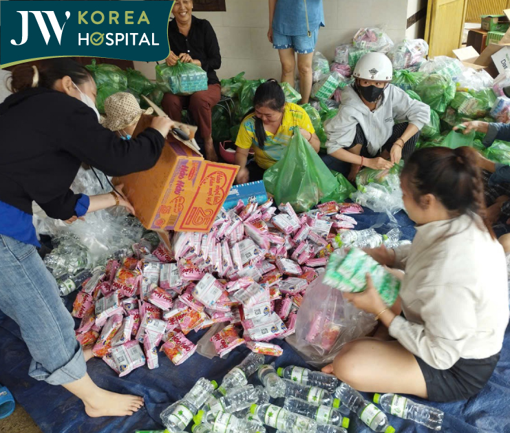 Hơn 300 hộ dân đã nhận được quà hỗ trợ từ Bệnh viện JW