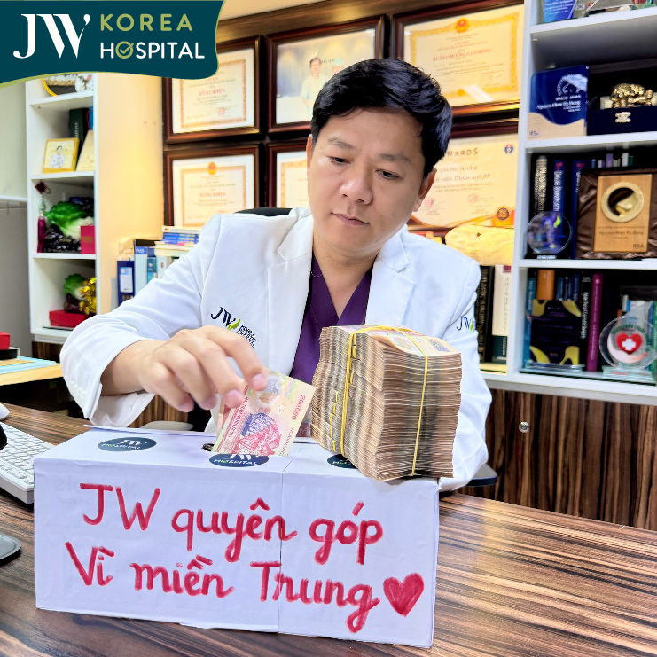 Bác sĩ Tú Dung quyên góp đợt 1 hỗ trợ đồng bào miền Trung chịu thiệt hại do bão