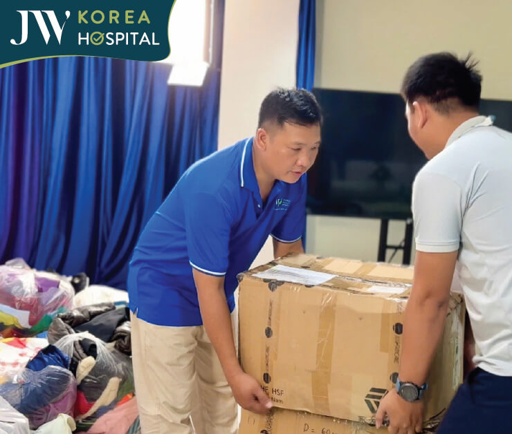 Nhân viên Bệnh viện JW đồng lòng hướng về Phú Yên sau trận lũ lịch sử