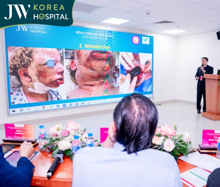 bác sĩ Nguyễn Thế Hải mang đến Hội nghị HSAPS 2025 với chủ đề về căng da mặt SMAS PRO