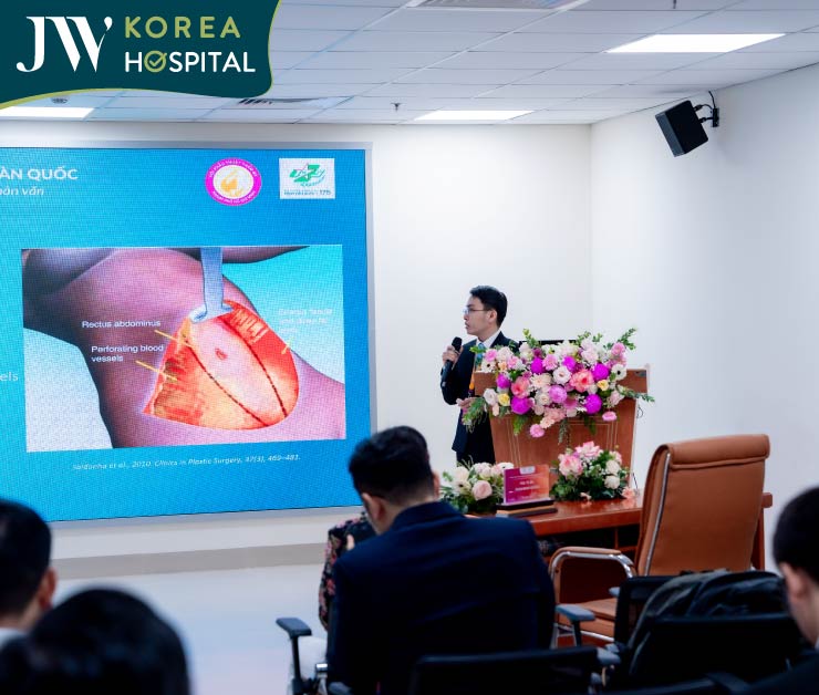 bài báo cáo của bác sĩ Phan Tín Bệnh viện JW được sự thu hút của nhiều chuyên gia trong và ngoài nước