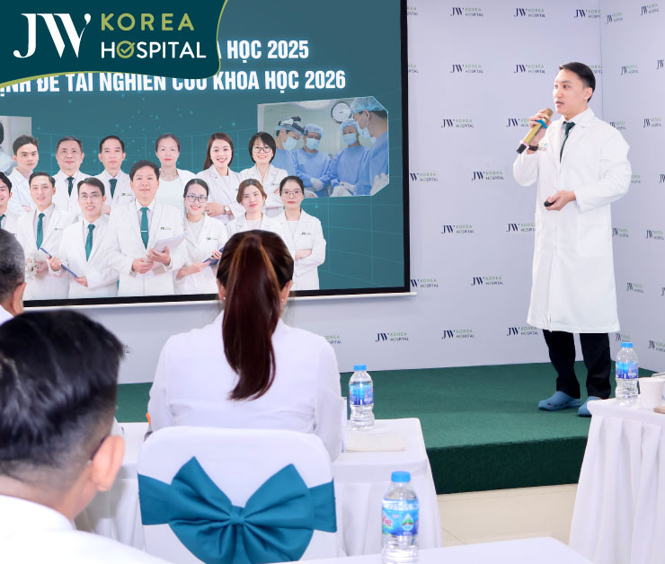 bác sĩ Bệnh viện JW báo cáo đề tài nghiên cứu tại hội nghị