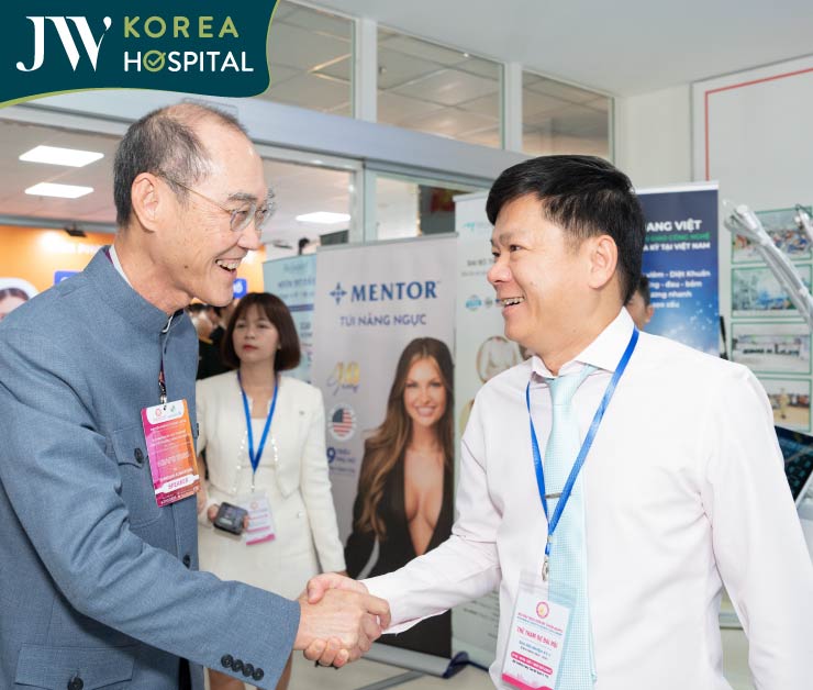 bác sĩ Tú Dung giao lưu cùng chuyên gia hàng đầu thế giới tại HSAPS 2025