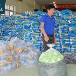 Sự thật về việc bác sĩ Tú Dung cứu trợ bà con Phú Yên đến hết sạch tiền