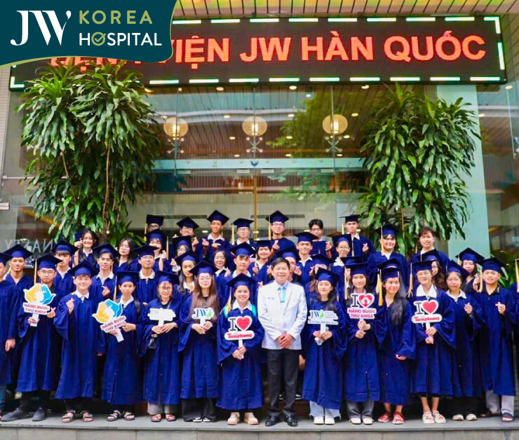 Bệnh viện JW tổ chức buổi giao lưu cùng các thủ khoa toàn quốc 