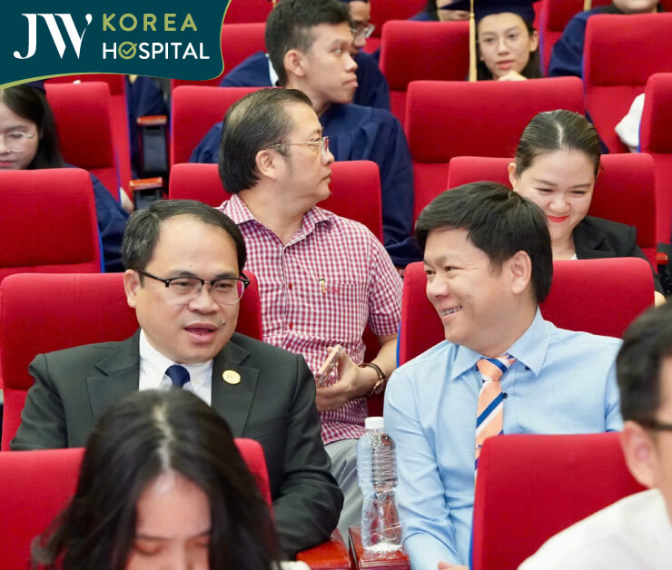 Bác sĩ Tú Dung giao lưu cùng Phó Giám đốc Bệnh viện Chợ Rẫy