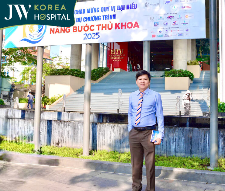 Bác sĩ Tú Dung tiếp tục đồng hành cùng chương trình Nâng bước thủ khoa 2025