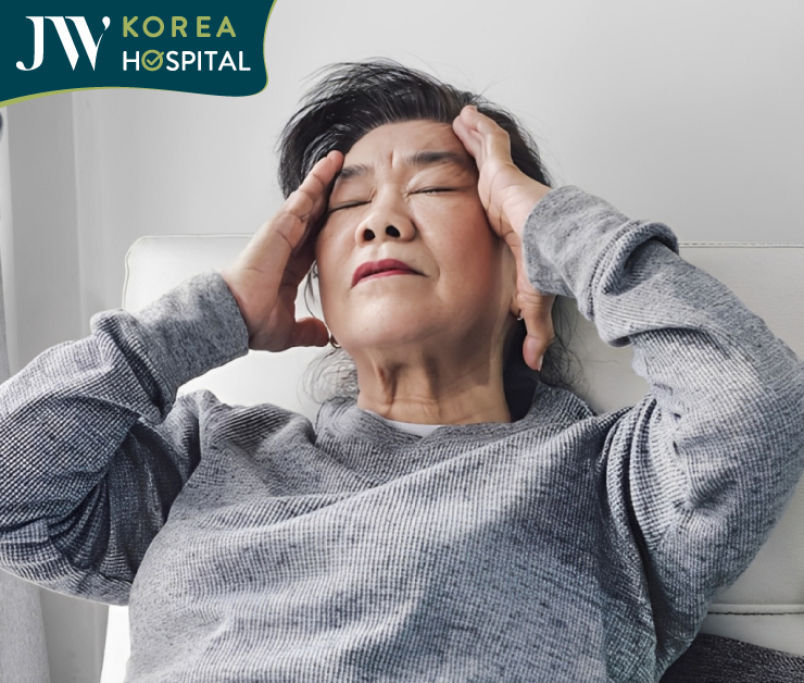 Sau tuổi 50, cơ thể thường yếu dần, mất ngủ, ảnh hưởng đến chất lượng cuộc sống hằng ngày