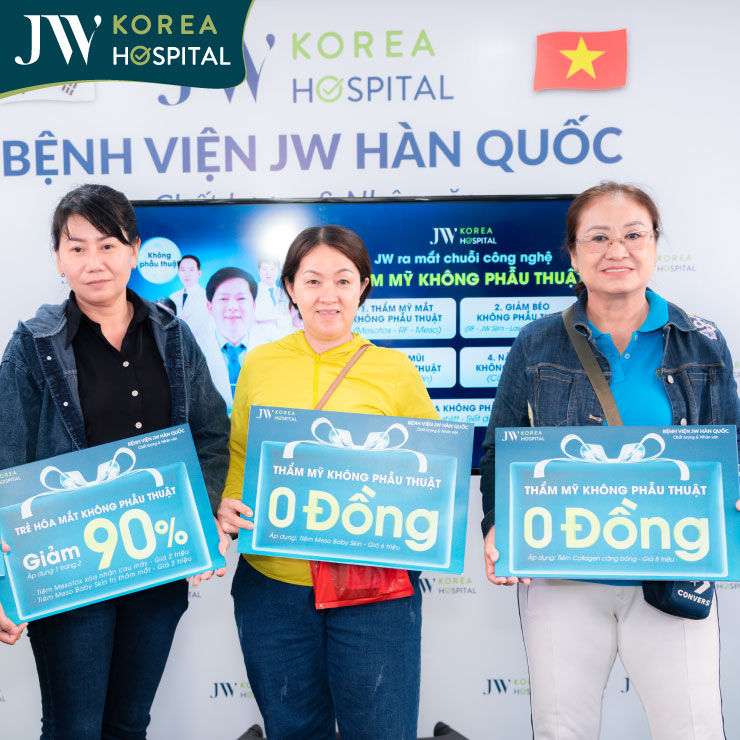 3 khách hàng may mắn trúng giải đặc biệt từ bác sĩ Tú Dung tại sự kiện ra mắt công nghệ mới J Plasma