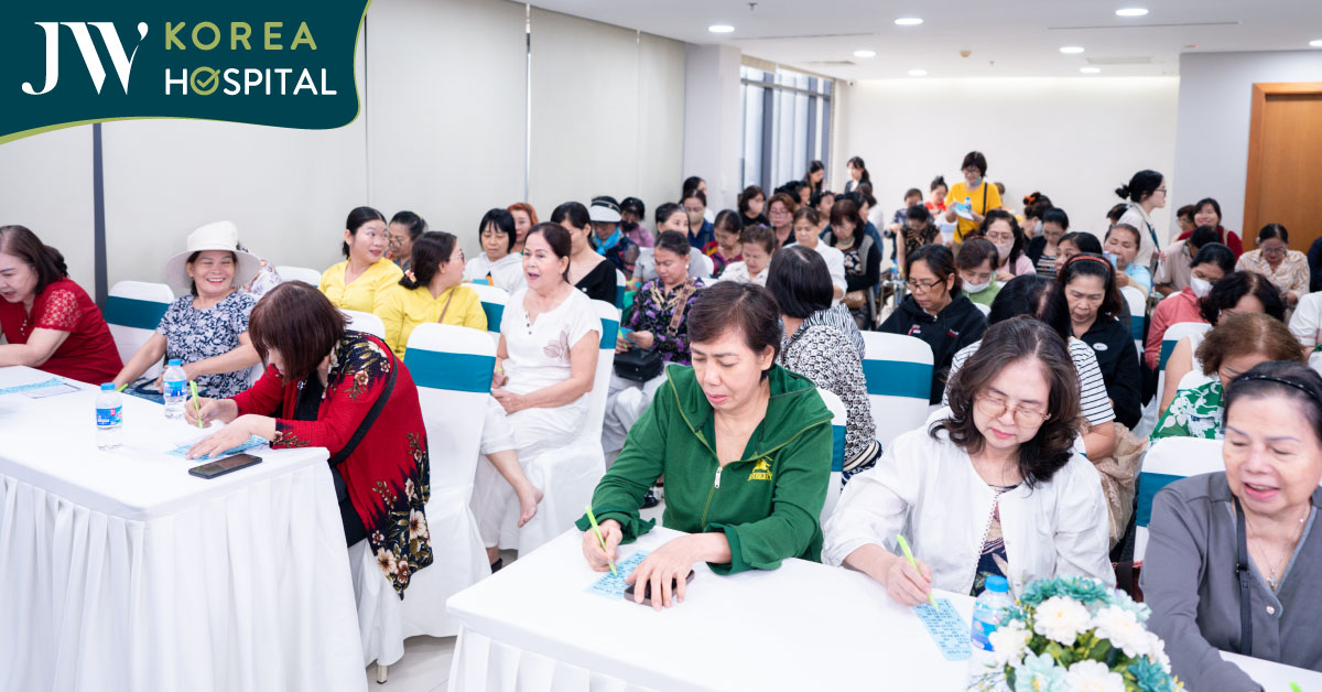 Hơn 500 khách hàng tham dự sự kiện ra mắt công nghệ mới J Plasma không phẫu thuật tại Bệnh viện JW