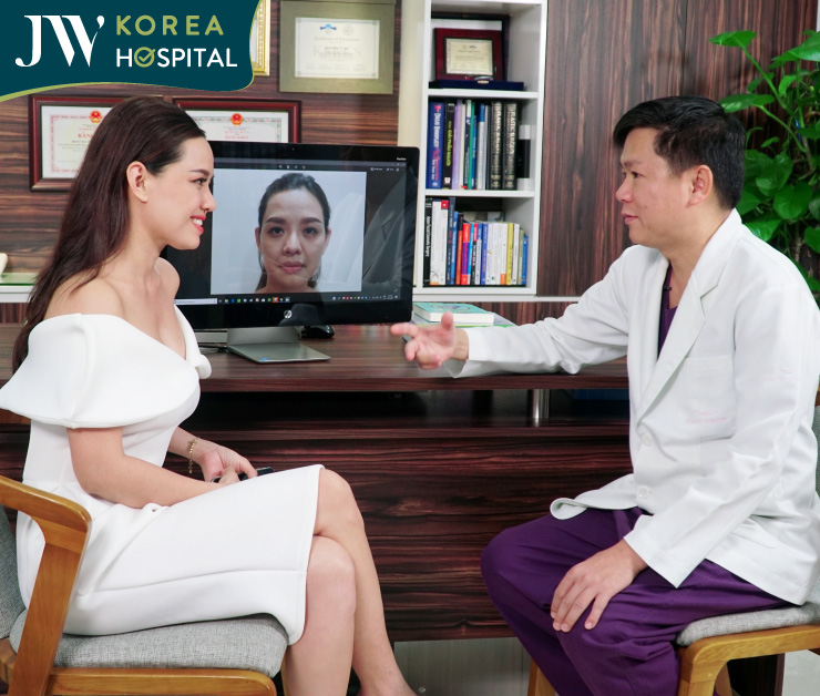 Khách hàng được bác sĩ chuyên khoa trực tiếp thăm khám và thực hiện