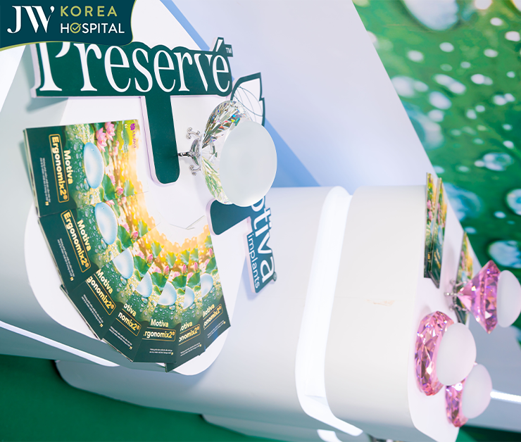 Gian trưng bày túi ngực tại hội thảo